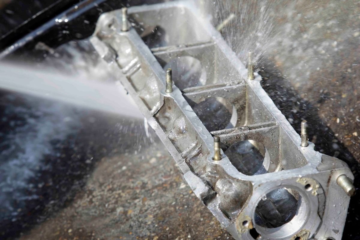 Solvent Based Cleaning Chemicals | Alok Chemicals